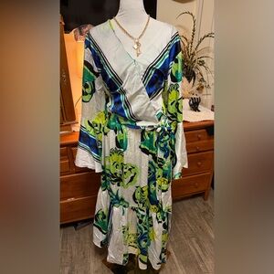 Elegant Floral plus size maxi Dress new with tags sold at Nordstrom